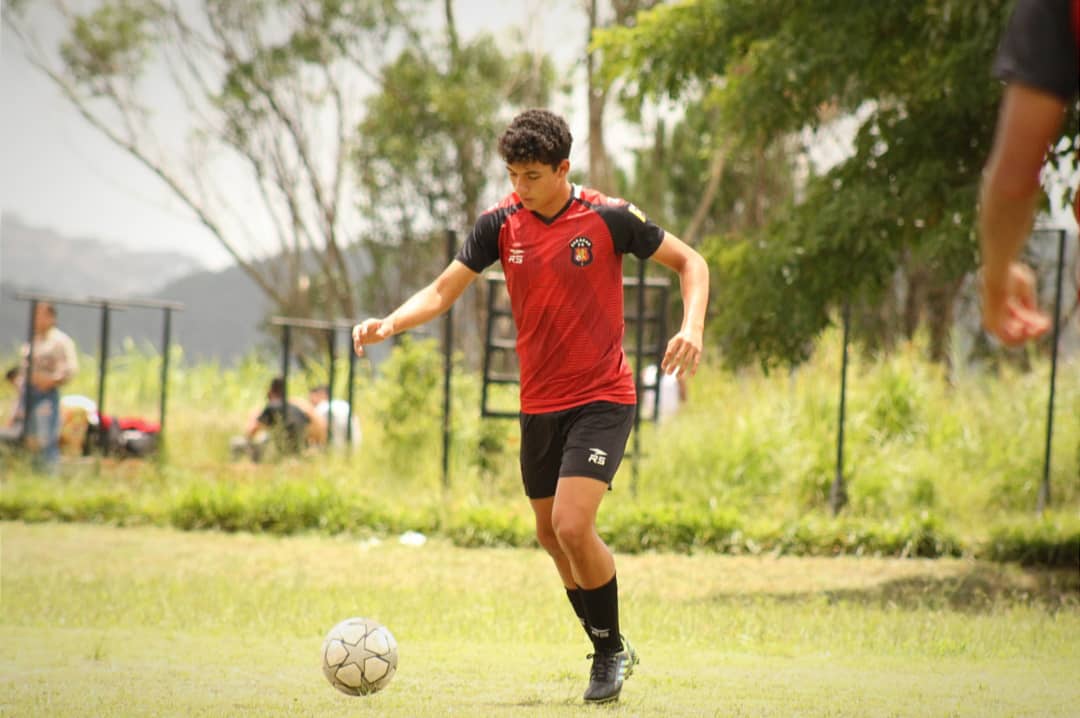 Ricardo Ortiz en un entrenamiento